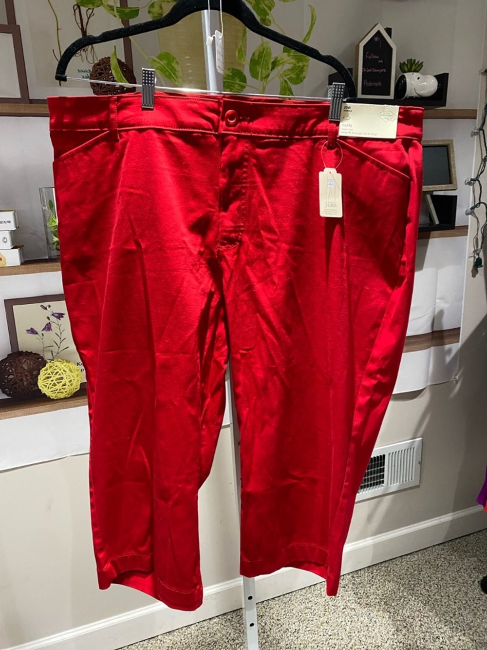 Red Women's Crop Pants